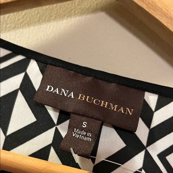 Dana Buchman Black and White Geometric Top with Yellow Accents - Picture 2 of 8